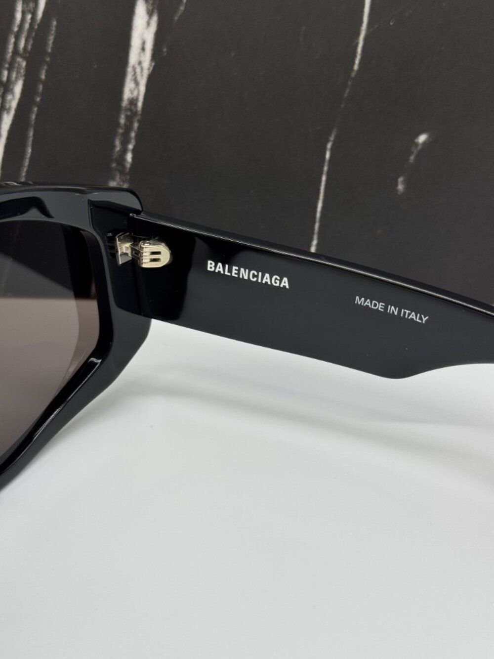NEW BALENCIAGA BB0302S 001 BLACK WOMEN SUNGLASSES BALENCIAGA EYEWEAR - Picture 10 of 11
